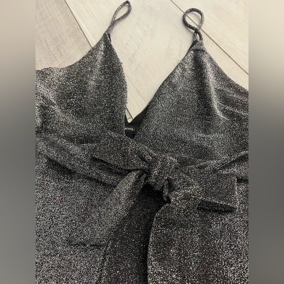 Forever 21 Metallic Glitter knit pantsuit w/belt-Size M (dimensions in photos) - Picture 3 of 8